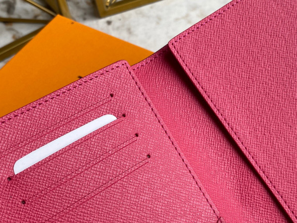 l0*is V*t0n passport cover