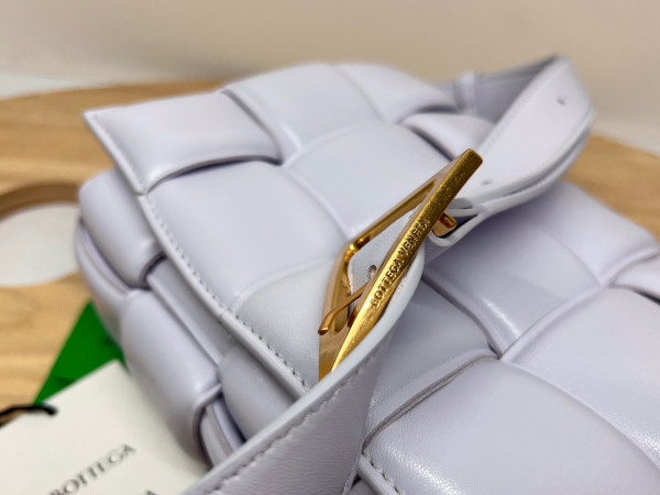 bo*te*ga Ve*ne*ta cassette