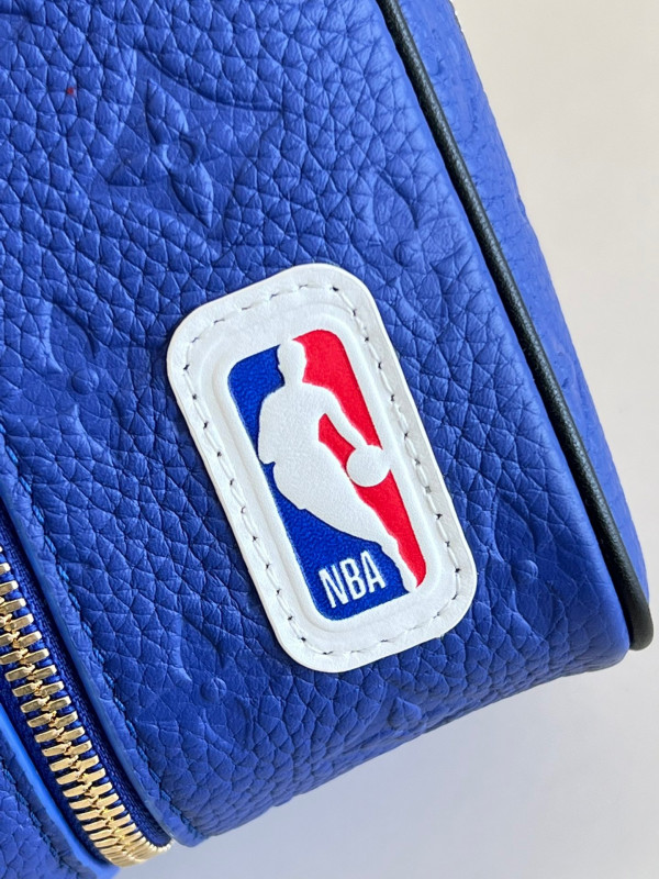 l0*is V*t0n dopp kit