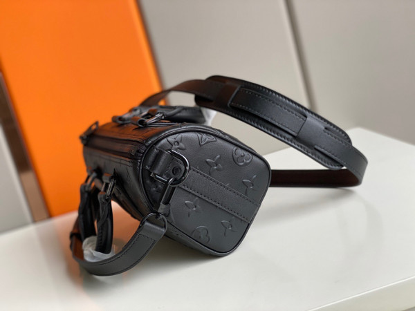 l0*is V*t0n keepall xs