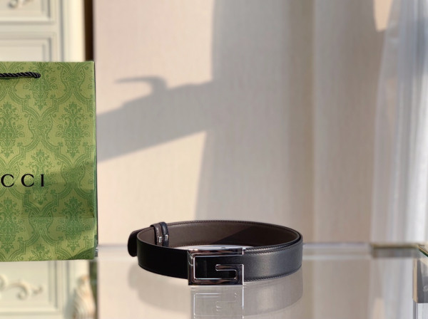 G*u*i reversible belt with square g buckle