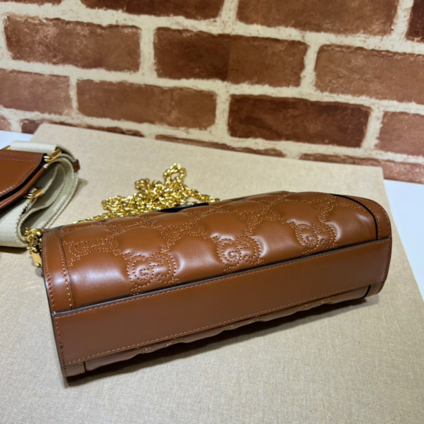 G*u*i gg matelassé leather shoulder bag