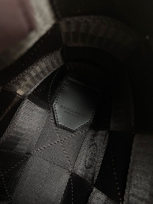 bo*te*ga Ve*ne*ta cassette webbing