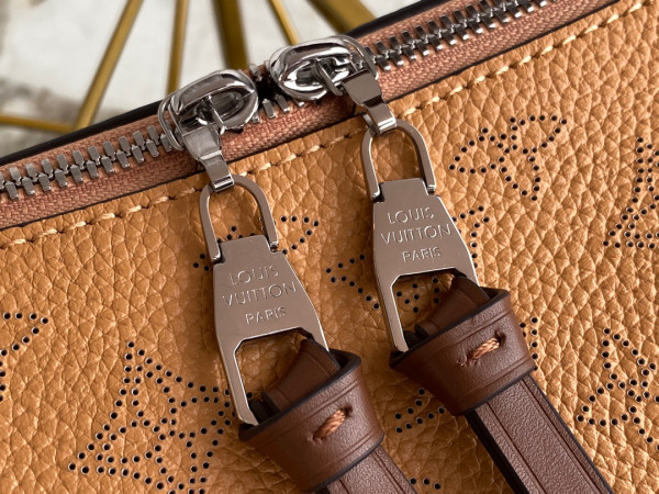 l0*is V*t0n beaubourg hobo mm