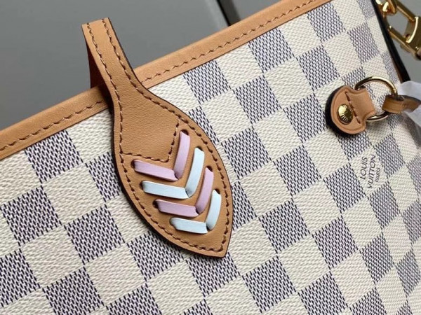 l0*is V*t0n neverfull mm