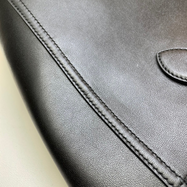 G*u*i medium tote with double g