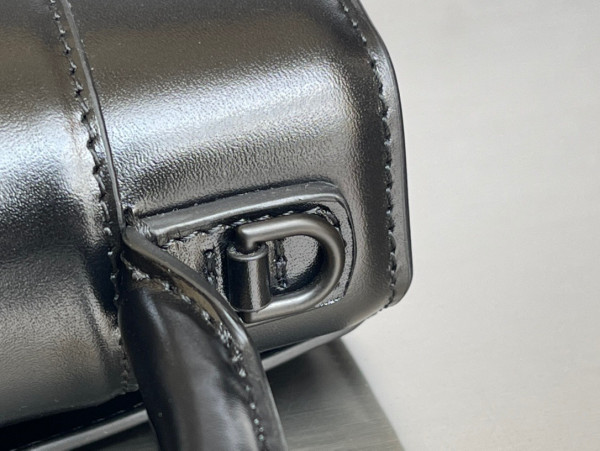 Ba*len*cia*ga hourglass