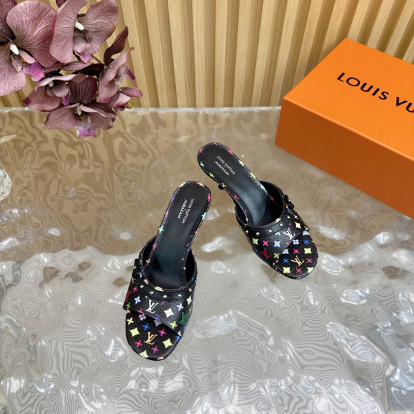 l0*is V*t0n slippers