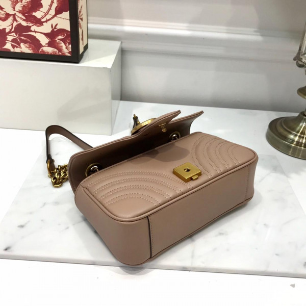 G*u*i gg marmont 22cm