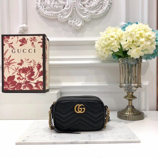 G*u*i gg marmont matelassé mini bag