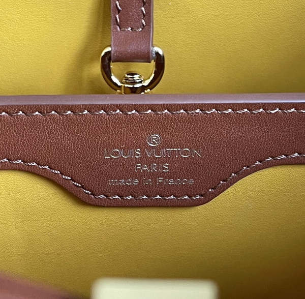 l0*is V*t0n capucines bb