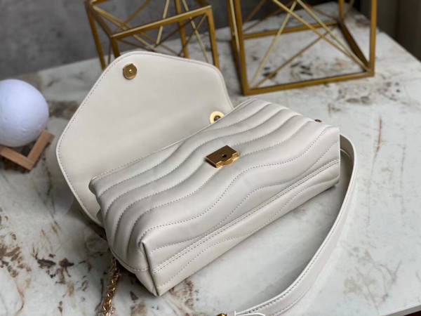 l0*is V*t0n new wave chain bag