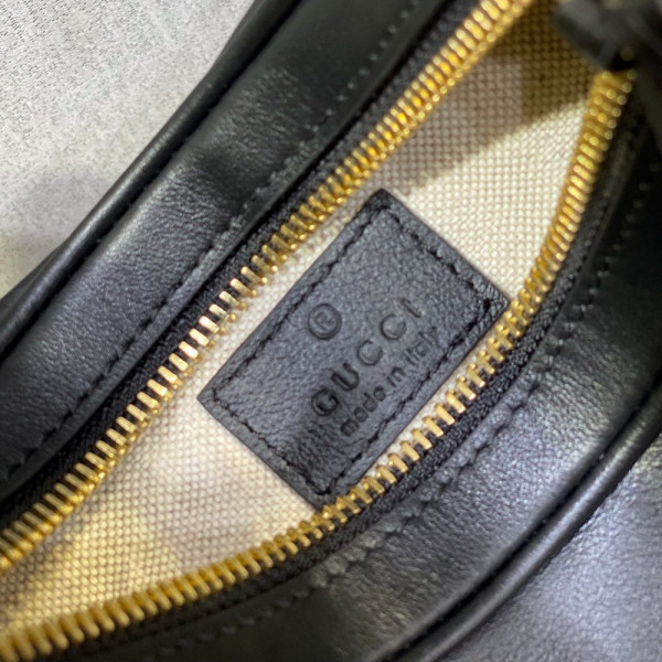 G*u*i attache small shoulder bag