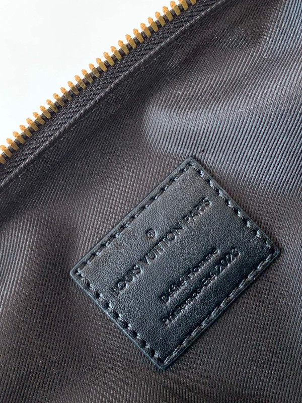 l0*is V*t0n mini soft trunk