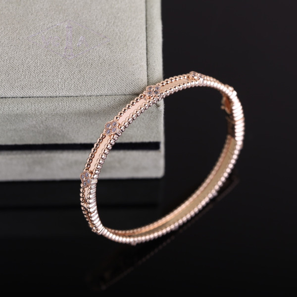 V*N CL*F & arpels perlée bracelet