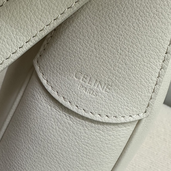 celin* heloise cuir triomphe bag in S*pple calfskin