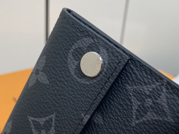 l0*is V*t0n card holder necklace-7.6*10*0.5cm