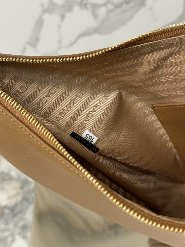 Pra*a arqué leather shoulder bag-35*22.5*8cm