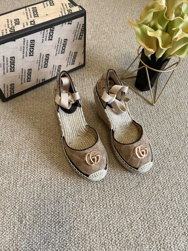 G*u*i leather platform espadrille