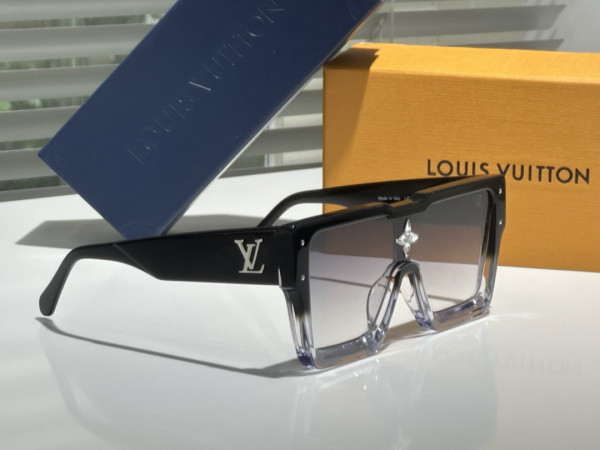 louvis V*t0n sunglasses