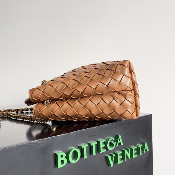 bo*te*ga Ve*ne*ta small andiamo chain-25*22*10.5cm