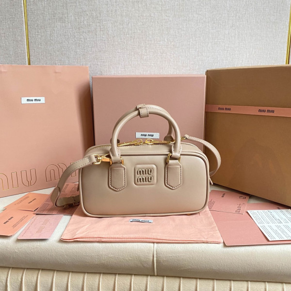 M*um*u arcadie leather bag-22x10.5x7.5cm