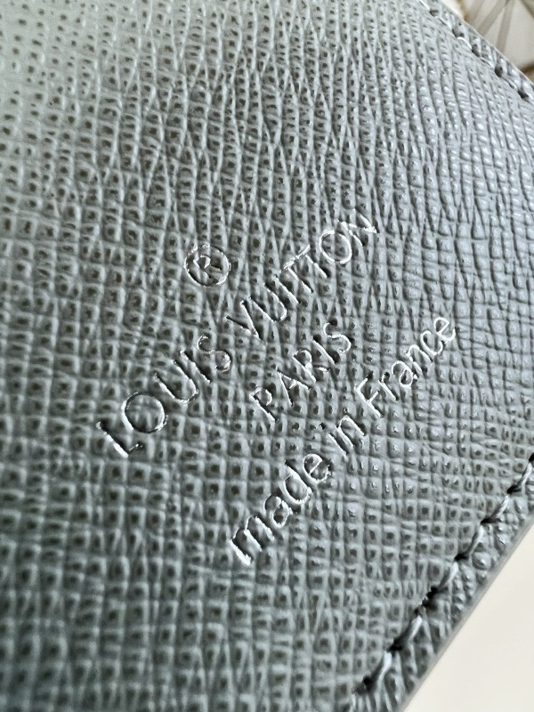 l0*is V*t0n brazza wallet-10*19*2cm