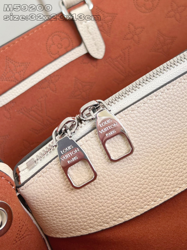 l0*is V*t0n bella tote