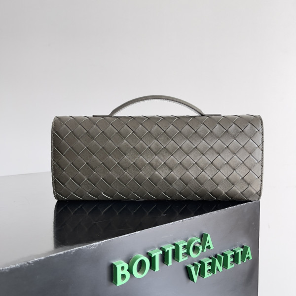 bo*te*ga Ve*ne*ta long clutch andiamo with handle-31*13*3cm