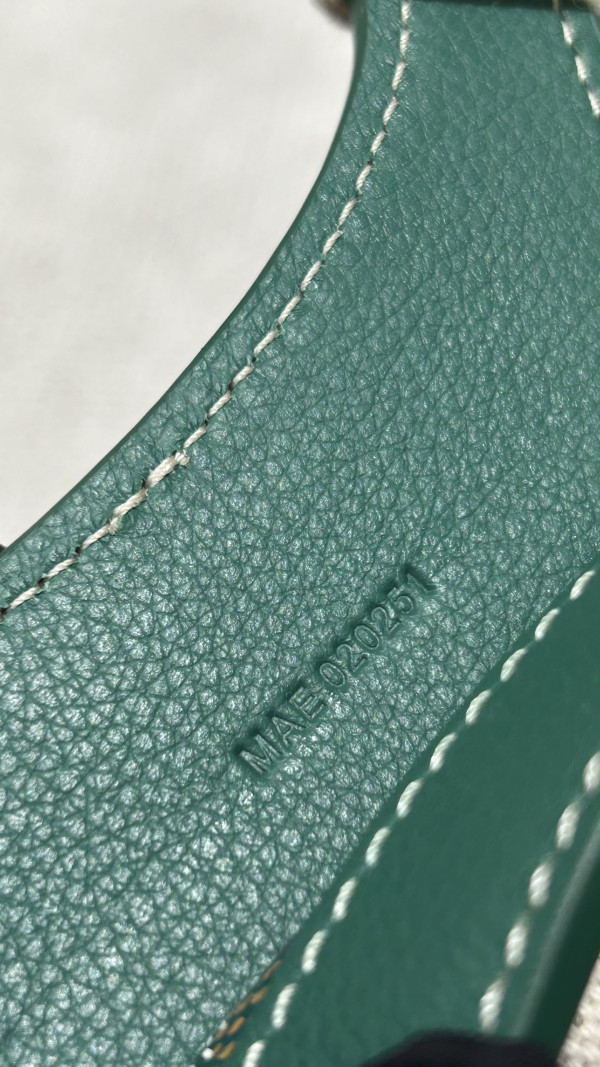 Go*ard beluga - 23×18.5×8cm