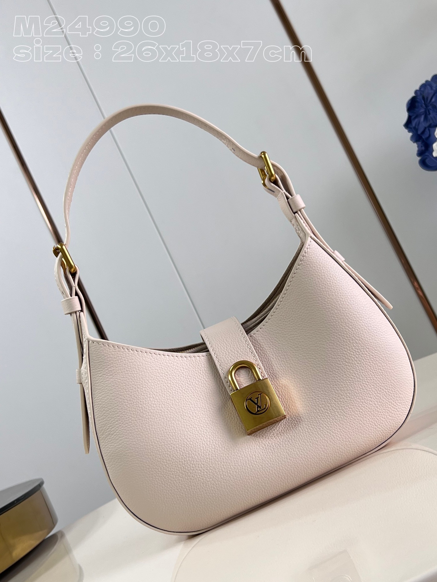 l0*is V*t0n low key shoulder bag-26*18*7cm