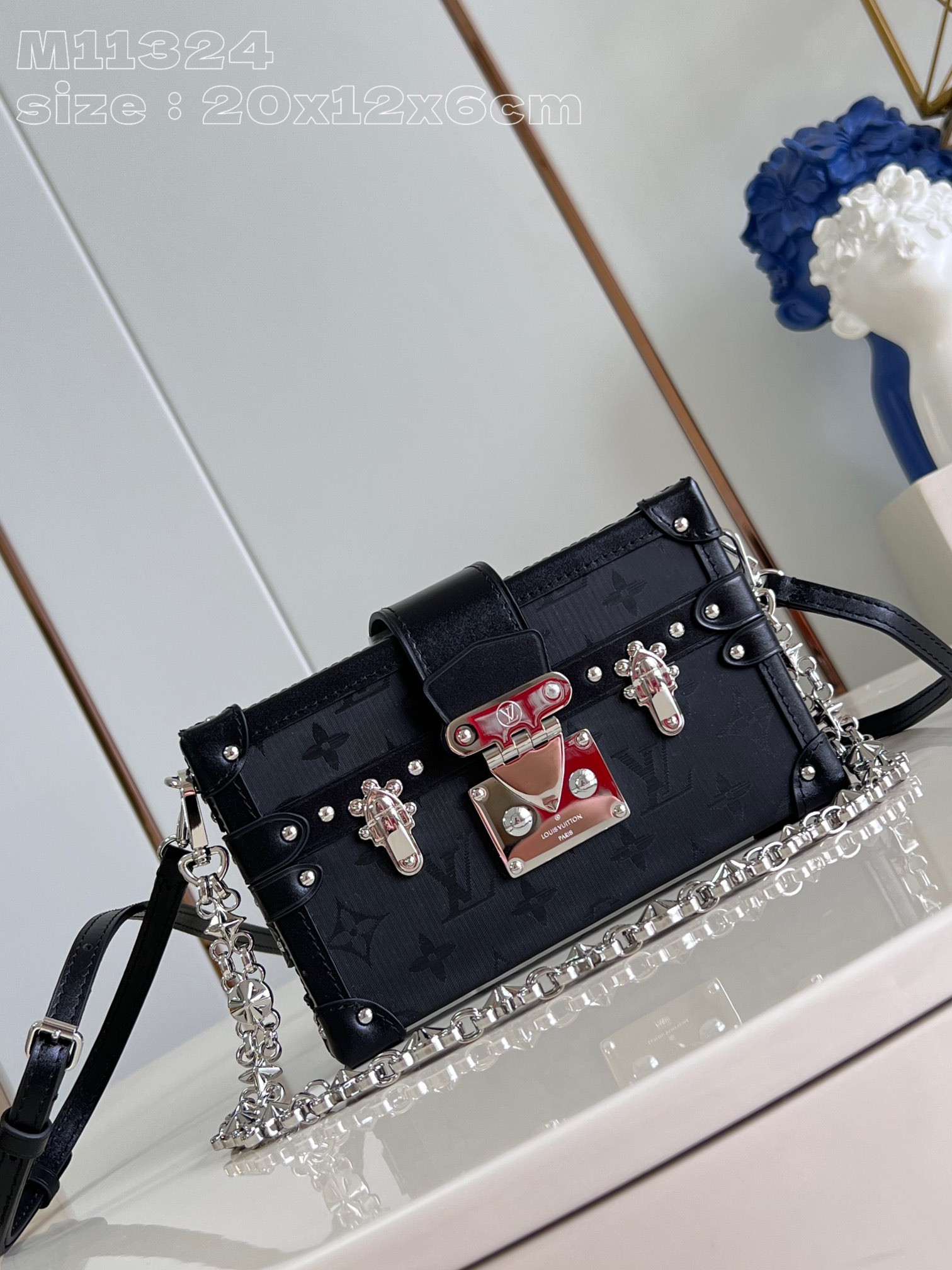 l0*is V*t0n petite malle